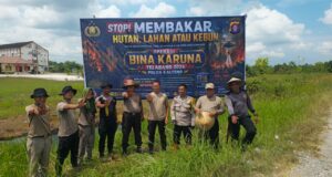 Pasang Spanduk di Jalan Mahir Mahar, Ditbinmas Polda Kalteng Ajak Masyarakat Cegah Karhutla SPANDUK