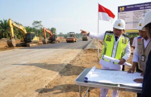 Bupati Kapuas Pantau Perbaikan Jalan Melati, Persiapkan Marathon 10K 2026
