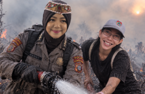Hanny dan Yaya, Srikandi Pemadam Karhutla di Tengah Kepungan Asap Duo Srikandi