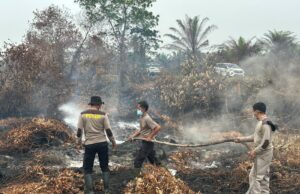 Bantu Padamkan Api Dan Sosialisasi, Ditbinmas Polda Kalteng Masifkan Setiap Hari Tanpa Pamrih