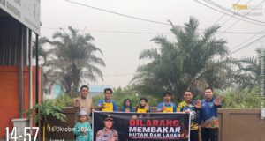 Ditbinmas Polda Kalteng Tak Kenal Lelah Laksanakan Penyuluhan dan Pemadaman Karhutla di Palangka Raya