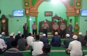 Pererat Silaturahmi Dengan Masyarakat, Ditbinmas Polda Kalteng Sampaikan Pesan Kamtibmas dalam Subuh Keliling di Masjid Darul Mutaqin Palangka Raya