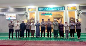 Subuh Keliling di Masjid Aqidah Palangka Raya, Dirbinmas Polda Kalteng Ajak Masyarakat Waspada Karhutla, Cegah Balapan Liar Dan Jauhi Judi Online - Subuh Keliling Polda Kalteng bersama masyarakat di Masjid Aqidah Palangka Raya